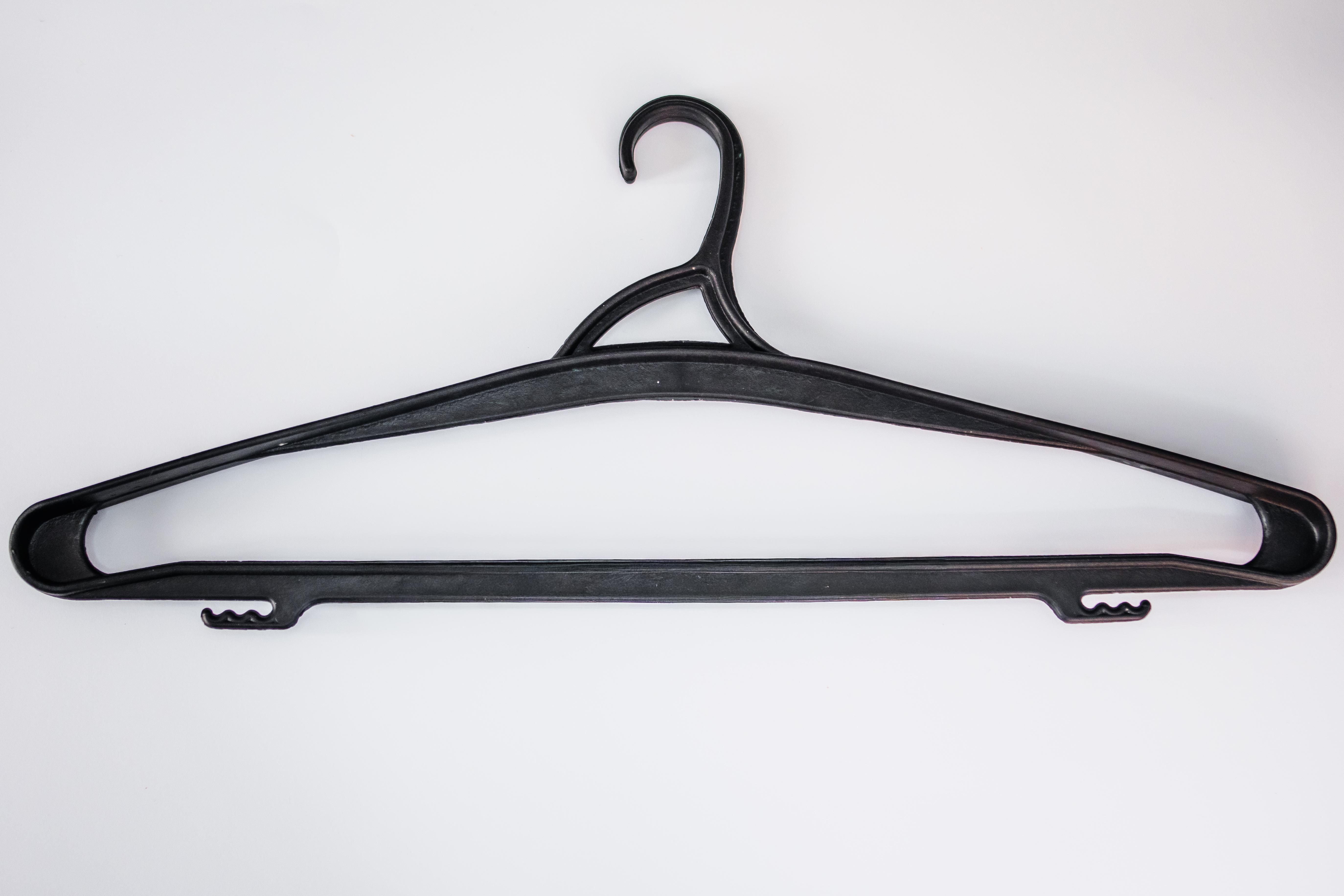 Вешалка пластмассовая для верхней одежды 46 см