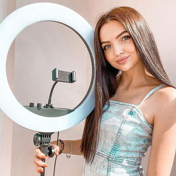 Лампа кольцевая HQ 18 со штативом 2 м 45 см - фото 3 Лампа кольцевая HQ 18 со штативом 2 м 45 см - фото 3