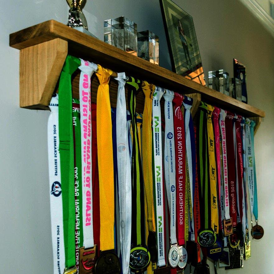 Полка для медалей из дерева Лавиния 100 Мускат (ПМЛ-101607)