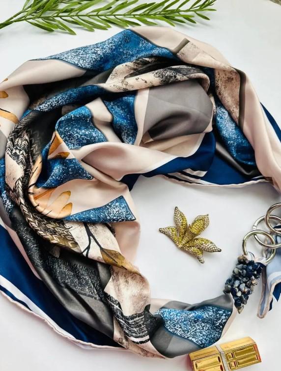 Хустка шовкова My Scarf Ніжний світанок 90 на 90 см оздоблена камінням содаліт