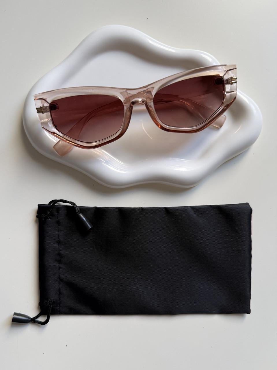 Солнцезащитные очки женские в геометрической оправе с мешочком для хранения Розовый (01200)