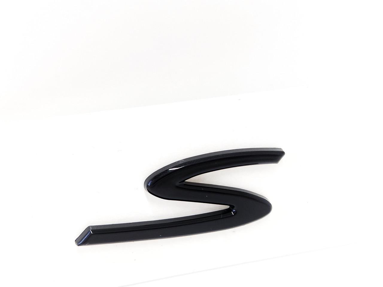 Эмблема-надпись S Porsche на крышку багажника Black gloss (2341766215)