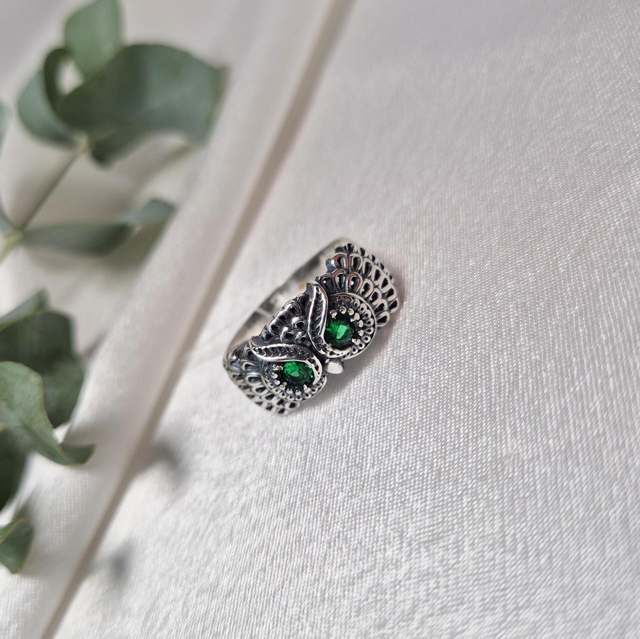 Каблучка пугач із зеленими очима срібло 925 проби чорнене 6,00 г р. 19,5 (1248) - фото 8 Каблучка пугач із зеленими очима срібло 925 проби чорнене 6,00 г р. 19,5 (1248) - фото 8