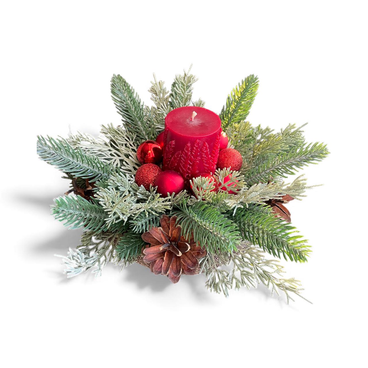 Новогодний декор Уют зимы с хвоей шишками и бордовой свечой (NY101)