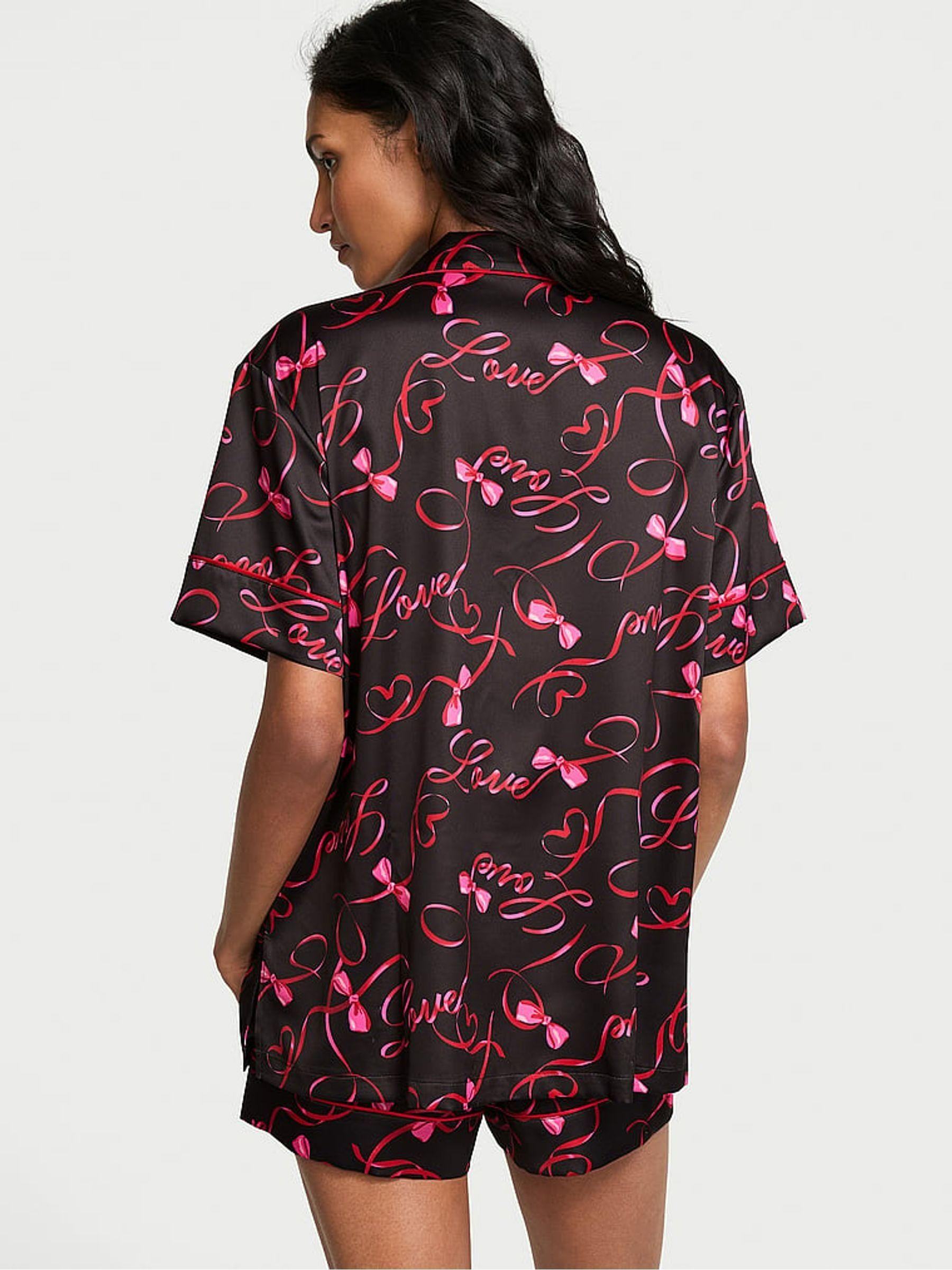 Піжама сатинова сорочка/шорти Victoria's Secret Glazed Satin Short Pajama Set XS Чорний (26989139) - фото 2 Піжама сатинова сорочка/шорти Victoria's Secret Glazed Satin Short Pajama Set XS Чорний (26989139) - фото 2