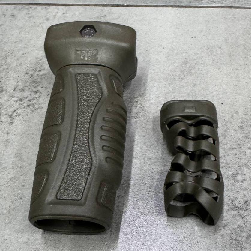 Рукоятка переноски огня DLG Tactical DLG-162 на Пикатинни прорезиненная Олива (246337) - фото 2 Рукоятка переноски огня DLG Tactical DLG-162 на Пикатинни прорезиненная Олива (246337) - фото 2