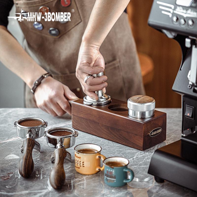 Универсальная станция для темперовки кофе деревянная MHW-3BOMBER 51-54 мм Бук (CH5414) - фото 4 Универсальная станция для темперовки кофе деревянная MHW-3BOMBER 51-54 мм Бук (CH5414) - фото 4
