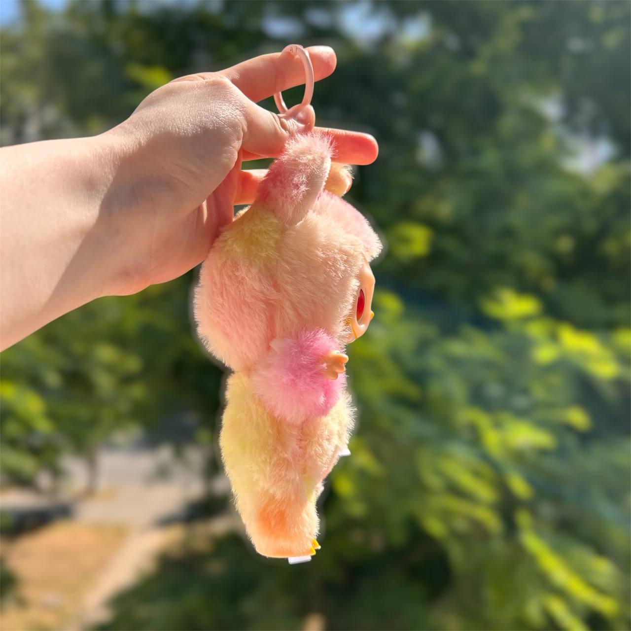 Мягкая игрушка брелок labubu Big into Energy сюрприз (10354) - фото 9 Мягкая игрушка брелок labubu Big into Energy сюрприз (10354) - фото 9