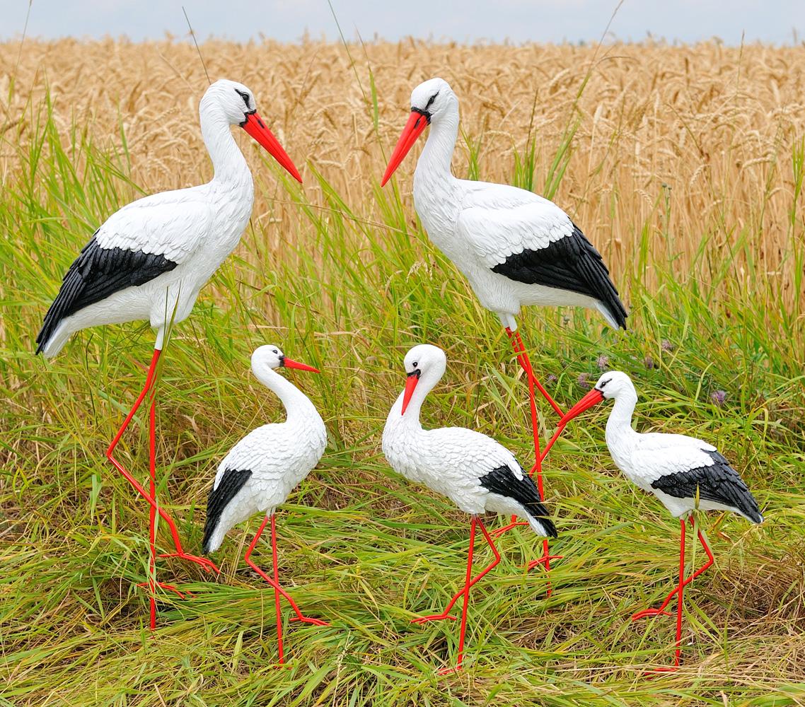 Садова фігура Сім'я лелек №86 на металевих лапах Садова фігура Сім'я лелек №86 на металевих лапах