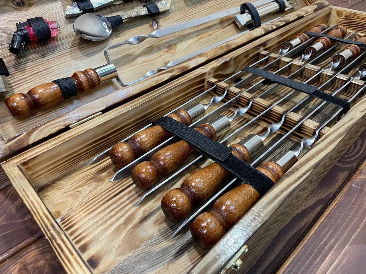 Подарунковий набір шампурів для барбекю і гриля Хижак №3-1 (10644962) - фото 2 Подарунковий набір шампурів для барбекю і гриля Хижак №3-1 (10644962) - фото 2