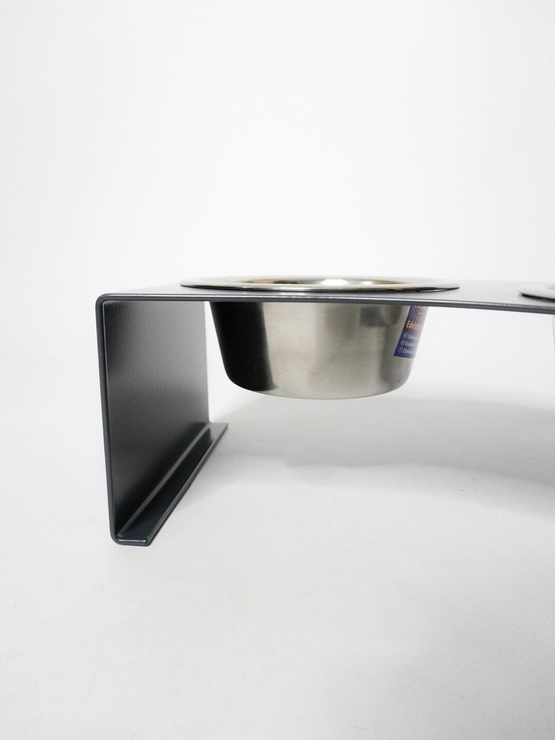 Кормушка Pet table для кошек на 2 миски металл 80 мм 0,45 л Графитовый (1024577к) - фото 2 Кормушка Pet table для кошек на 2 миски металл 80 мм 0,45 л Графитовый (1024577к) - фото 2