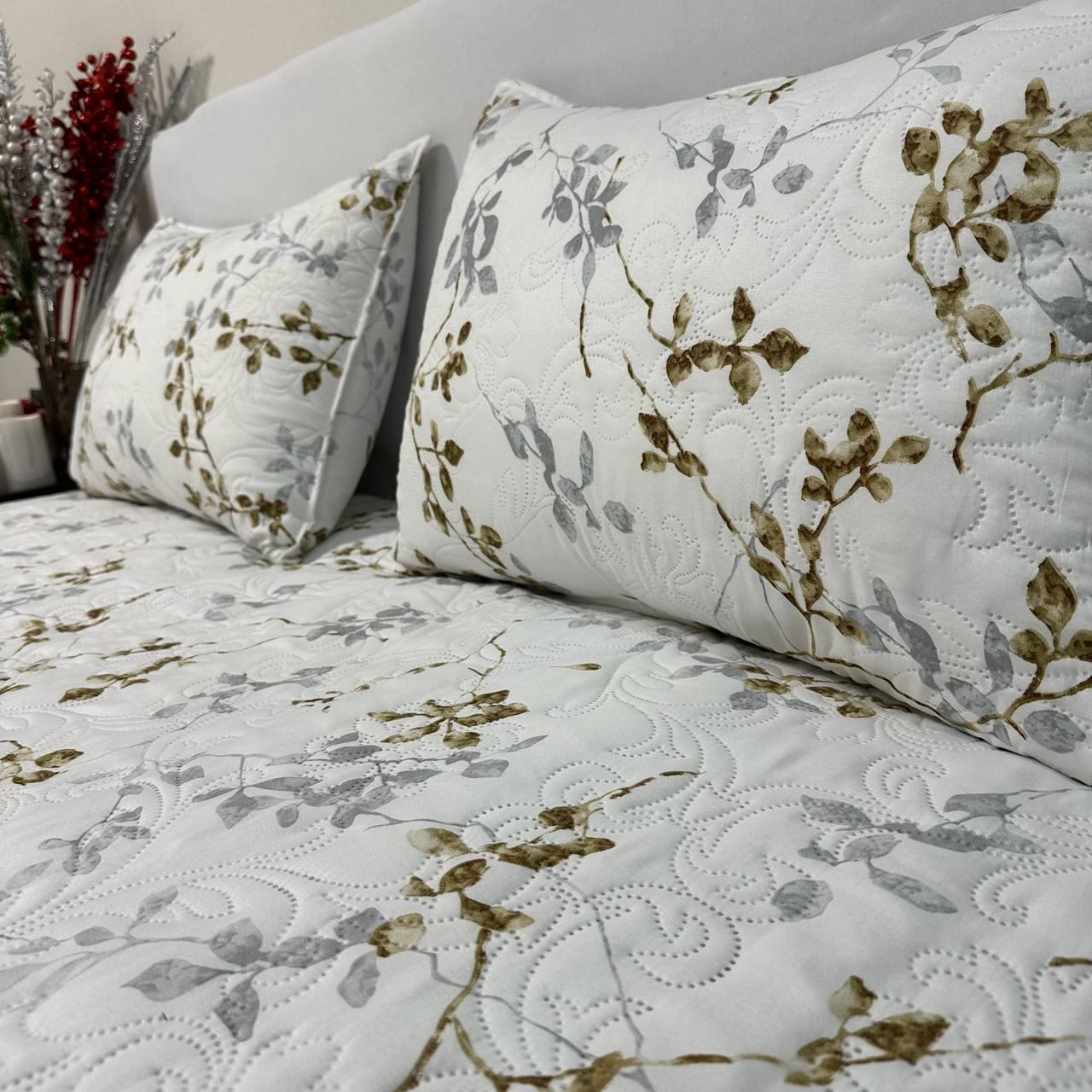 Набір покривало стьобане з квітковим принтом 200x230 см/2 наволочки 50x70 см Молочний (28710433) - фото 9 Набір покривало стьобане з квітковим принтом 200x230 см/2 наволочки 50x70 см Молочний (28710433) - фото 9