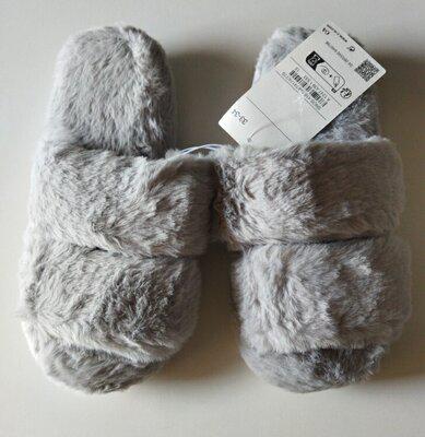 Тапочки домашні C&A для дівчинки 33-34 років