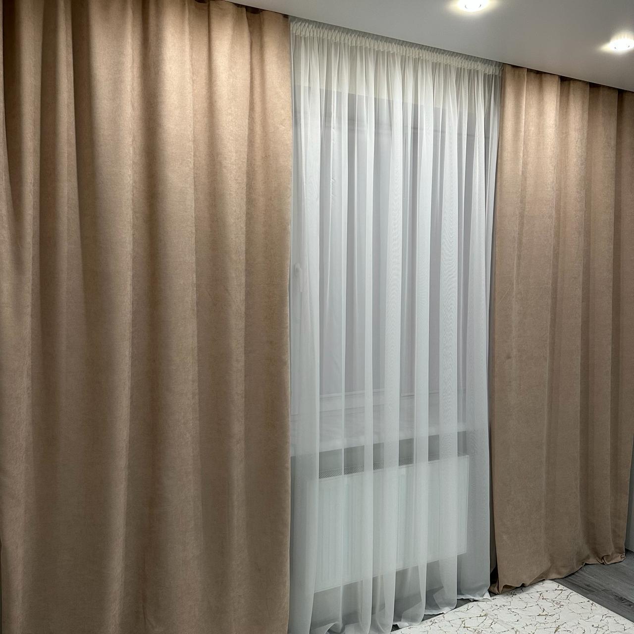 Комплект штор микровелюр 2 шт. 1,5х2,7 м готовые на шторной тесьме 6 см Бежевый (petek-V154) - фото 10