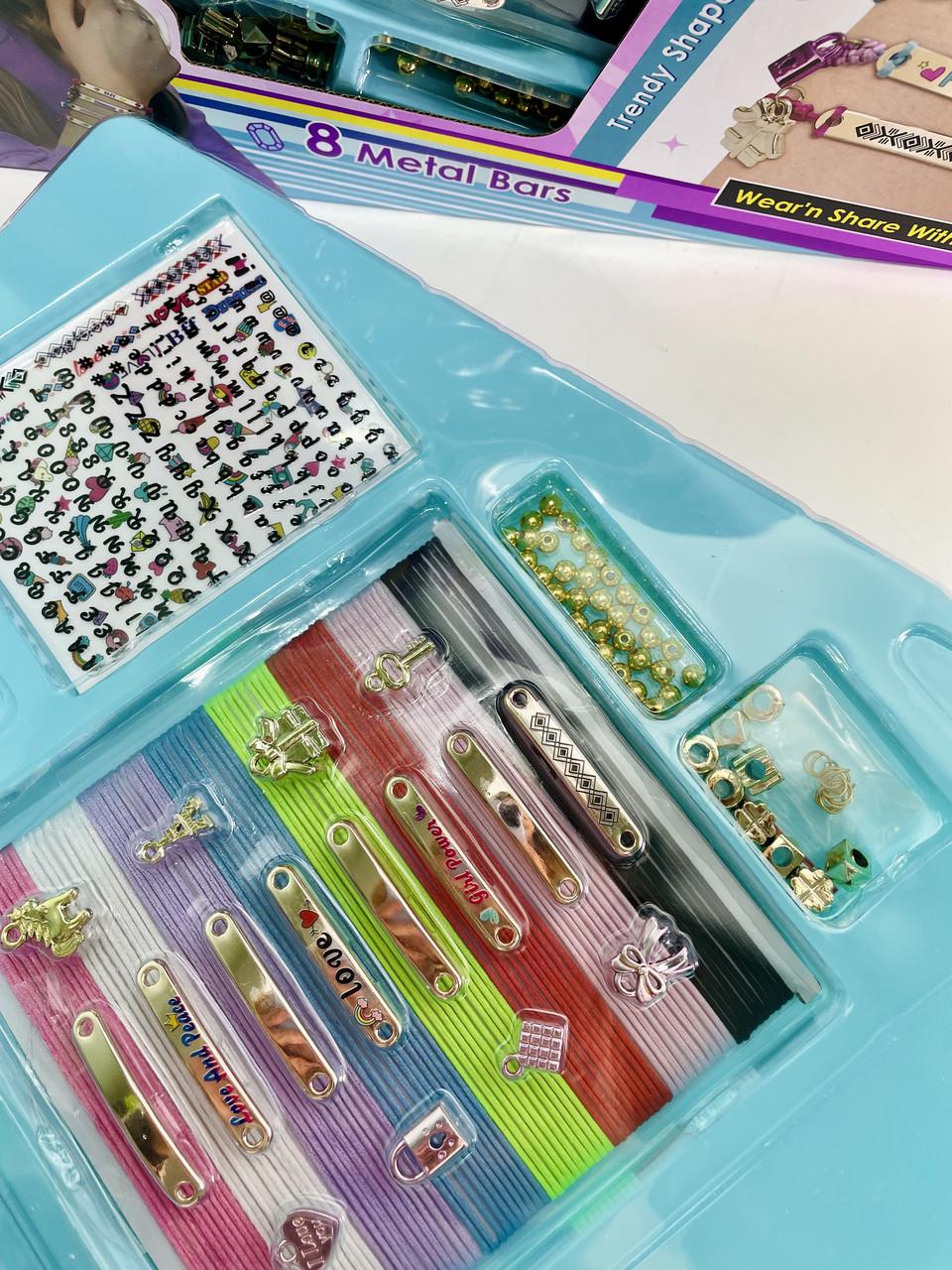 Набор для плетения браслетов MBK 530 48/2 8 мотков ниток/шармы/декор/наклейки/в коробке - фото 3 Набор для плетения браслетов MBK 530 48/2 8 мотков ниток/шармы/декор/наклейки/в коробке - фото 3