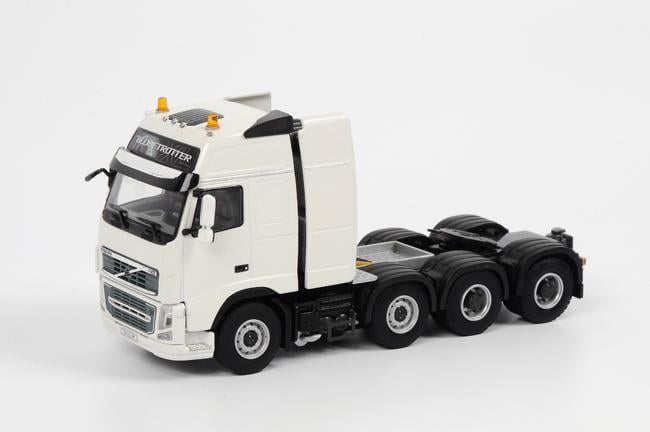 Игрушка Тягач Volvo FH3 Globetrotter XL масштабная модель 1:50 8x4 см