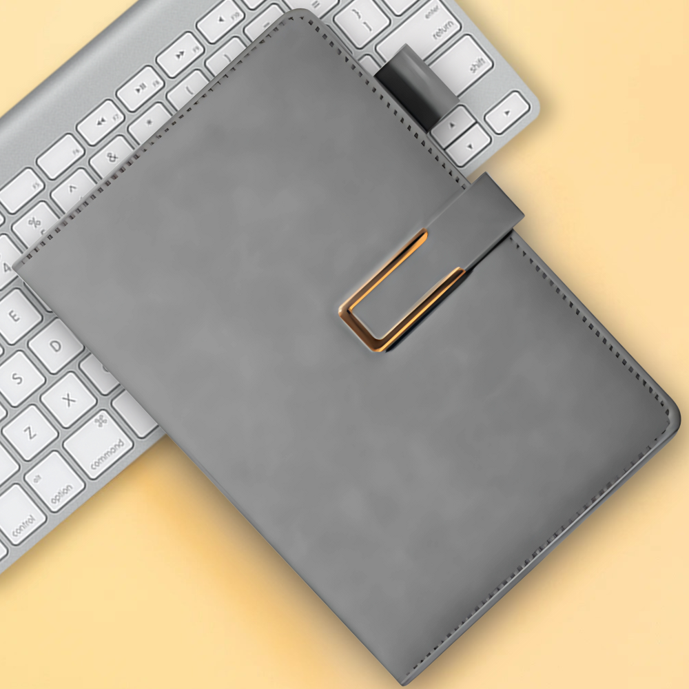 Щоденник планер з ручкою на 100 аркушів у м'якій обкладинці формат А5 Сірий Щоденник планер з ручкою на 100 аркушів у м'якій обкладинці формат А5 Сірий