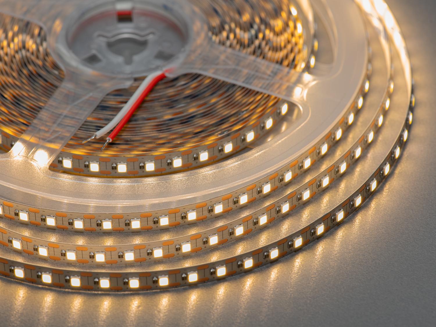 Светодиодная лента 12 В 120 диодов на метр 8 мм Теплый (P12A-2835-120-WW-20-8) Светодиодная лента 12 В 120 диодов на метр 8 мм Теплый (P12A-2835-120-WW-20-8)