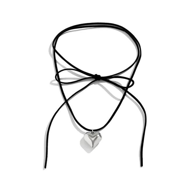 Чокер на шнурку з підвіскою Серце Чорний із сріблястим