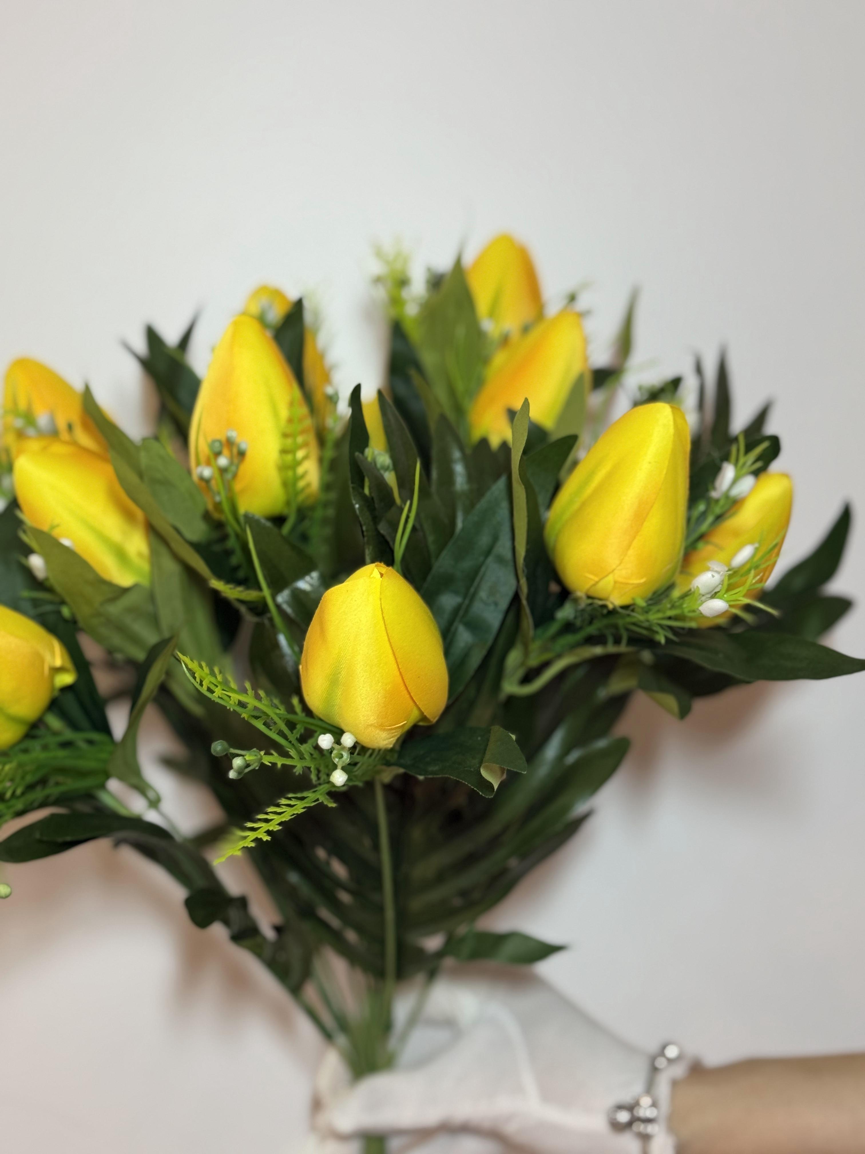 Штучний букет тюльпанів 12 голів 47 см - фото 2