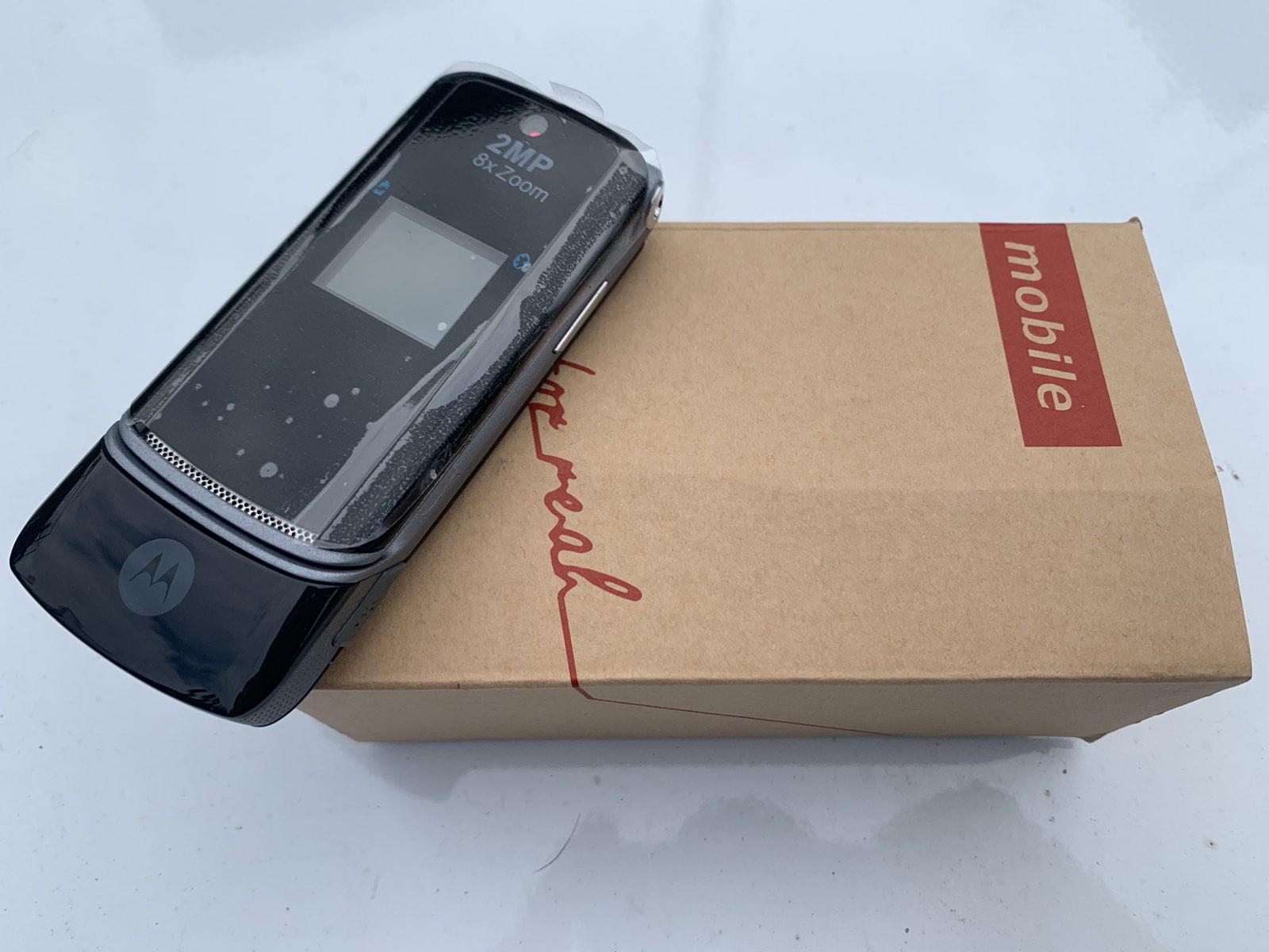 Мобільний телефон Motorola KRZR K1 - фото 2