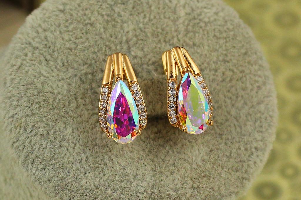 Серьги Xuping Jewelry Сонет с камнем хамелеон 1,7 см Золотистый (27074366)