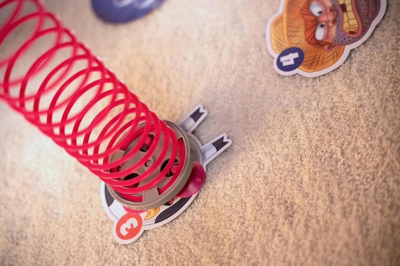 Гра дитяча активна Goliath Вперед, вперед, НЛО! (iz15964) - фото 4 Гра дитяча активна Goliath Вперед, вперед, НЛО! (iz15964) - фото 4