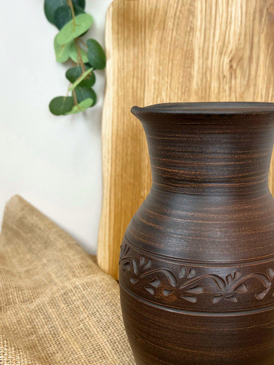 Кувшин керамический глиняный резной без ручки декор 2 л (3000-38) - фото 3