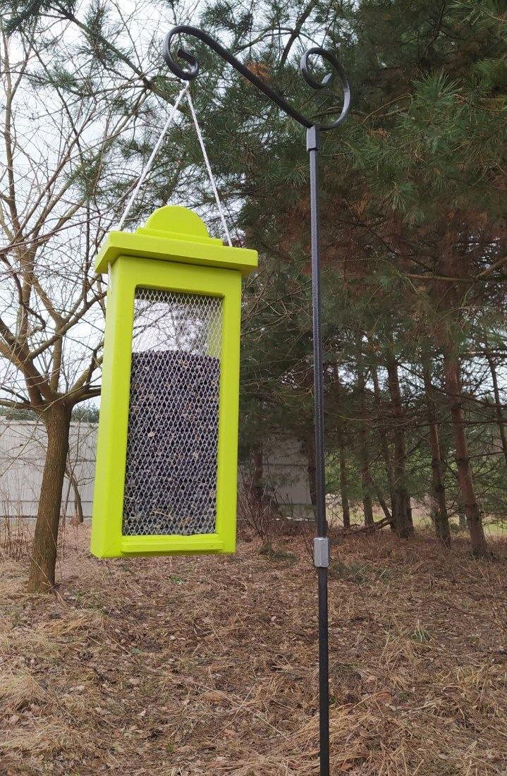 Кормушка для птиц подвесная Эйрен бункерного типа 40х18х11 см из сосновой древесины. - фото 4 Кормушка для птиц подвесная Эйрен бункерного типа 40х18х11 см из сосновой древесины. - фото 4