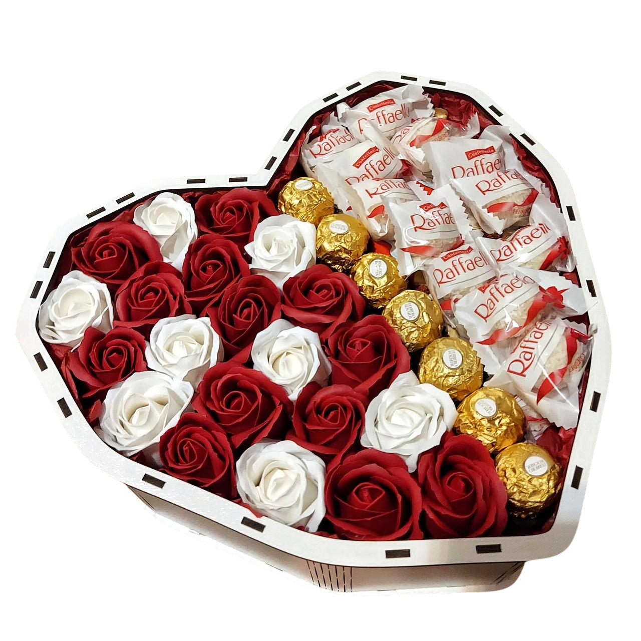 Подарунковий бокс для коханої на 8 березня з солодощами та квітами (1781156055)
