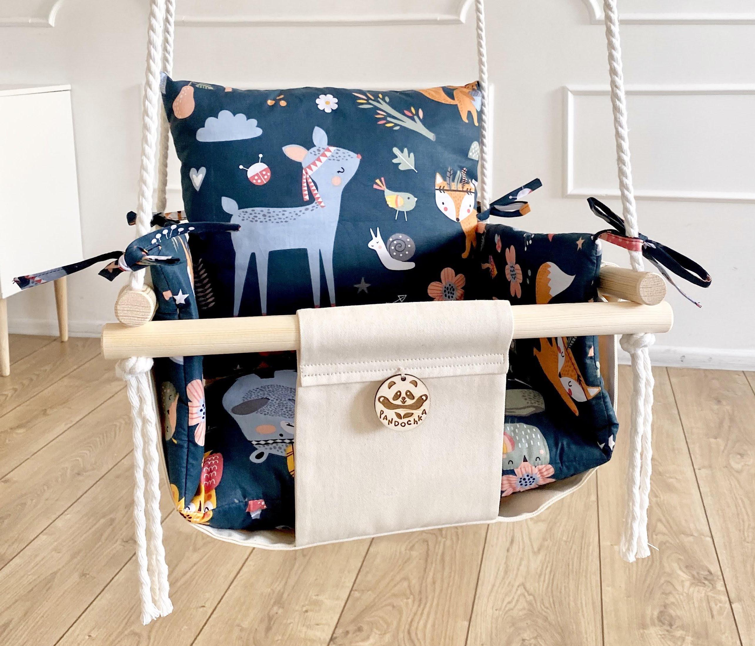 Тканинна дитяча гойдалка 40х40 см Лісові звірята (10850386-De)