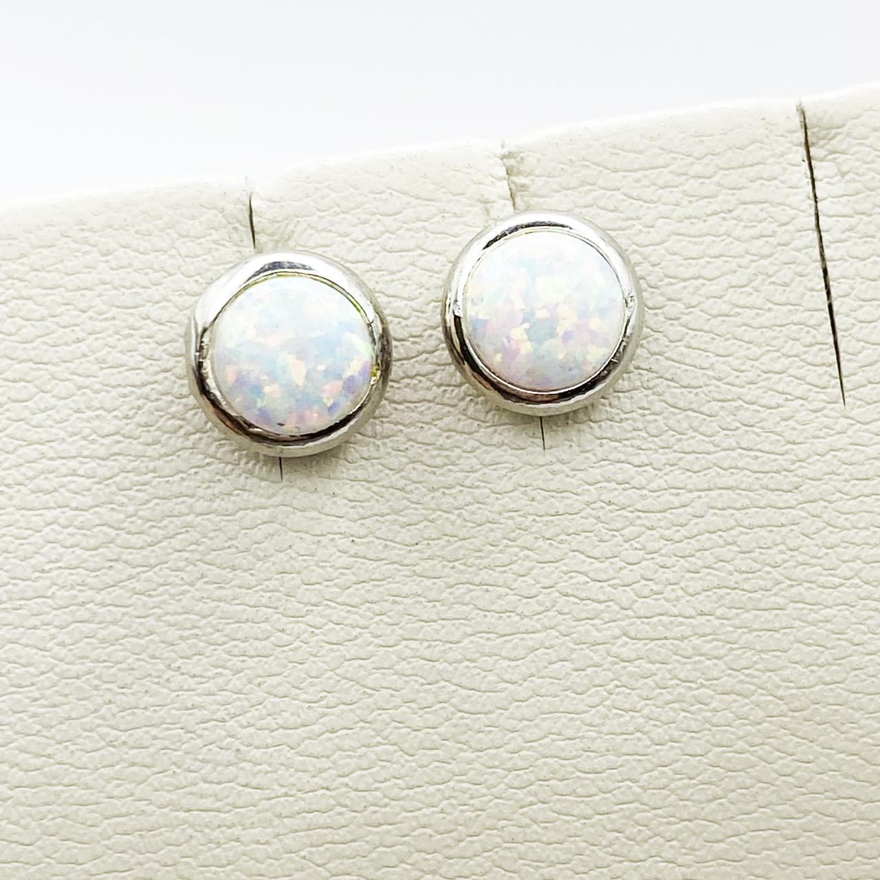 Сережки-пусети срібні з білим опалом 1,44 г (1899162447)