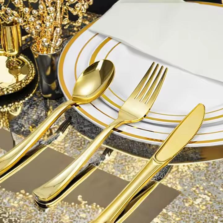 Набір пластикових столових приладів ножі виделки ложки 18 шт. Золотий - фото 5 Набір пластикових столових приладів ножі виделки ложки 18 шт. Золотий - фото 5