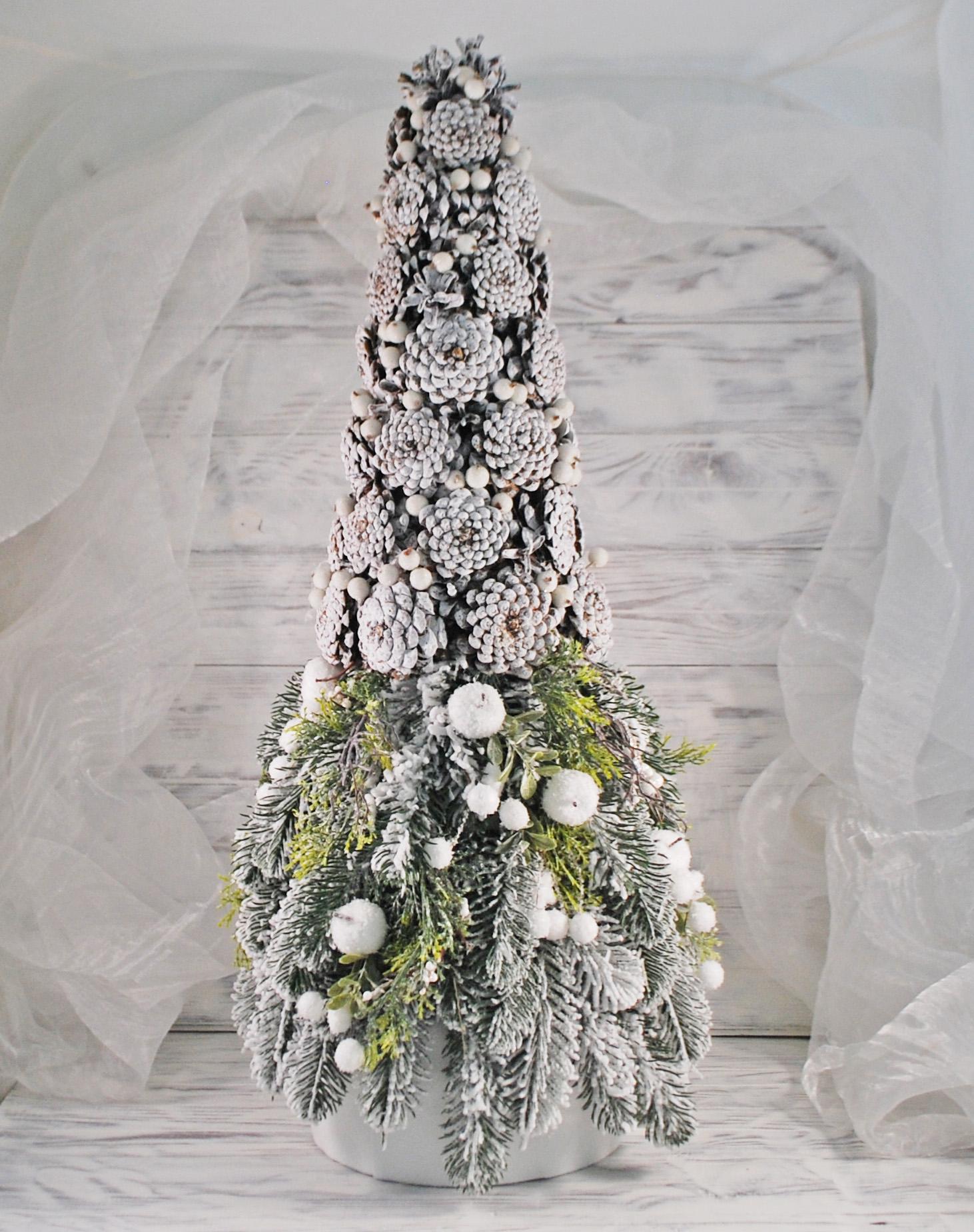 Новогодняя елка с украшениями Лесная фея 67 см Белый (4854486)