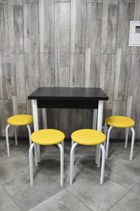 Кухонний комплект Оскар стіл розкладний/табурети 4 шт. Стандарт 60х80/80х120х75 см Чорний/Жовтий (28374955)