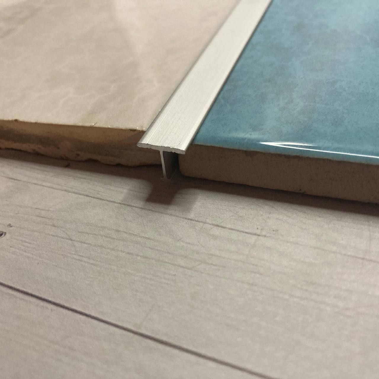 Т-профиль для плитки АТ 10 алюминиевый анод 2,7 м Серебристый (3АТ10271) - фото 4 Т-профиль для плитки АТ 10 алюминиевый анод 2,7 м Серебристый (3АТ10271) - фото 4