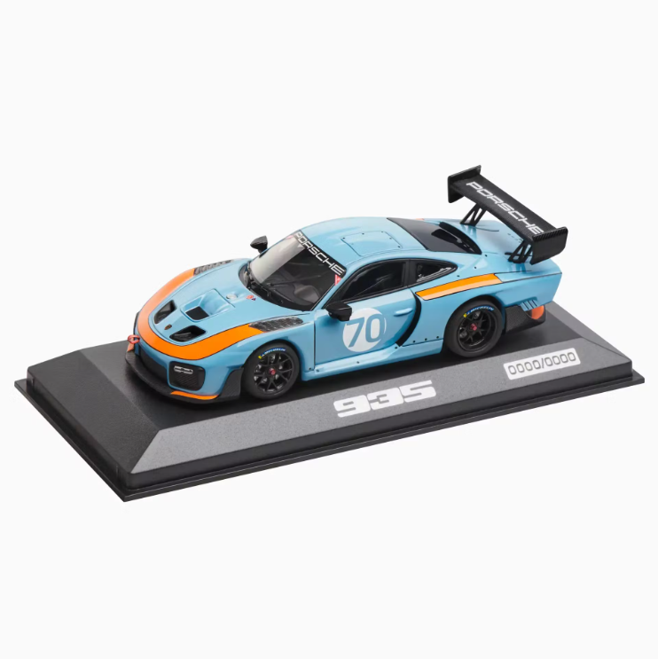 ᐉ Модель автомобиля Minichamps 1:43 Porsche 935 2019 Gulf Blue/Gulf ...