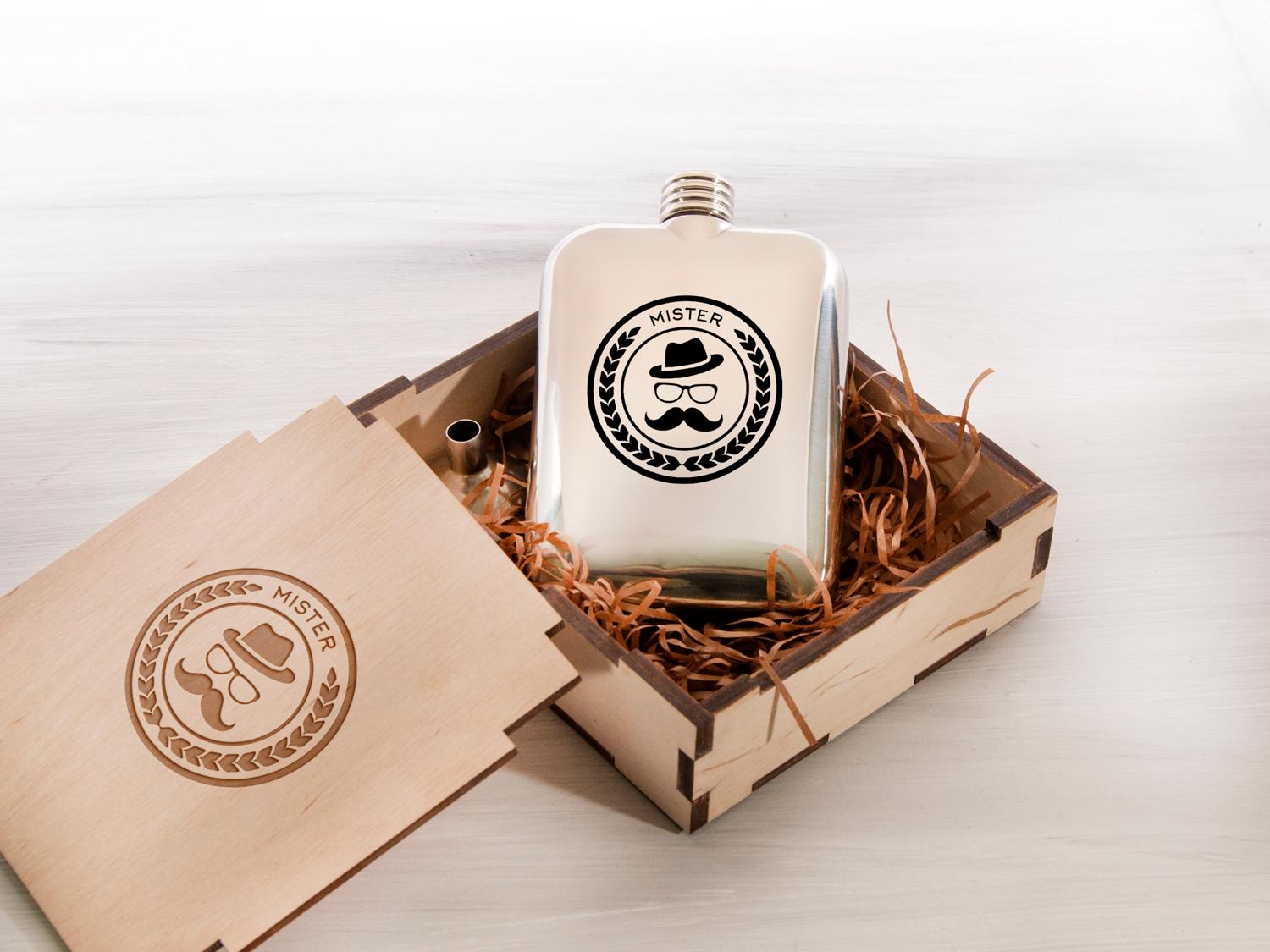 Фляга WoodPresentStudio Mister в деревянной коробке 150 мл Фляга WoodPresentStudio Mister в деревянной коробке 150 мл