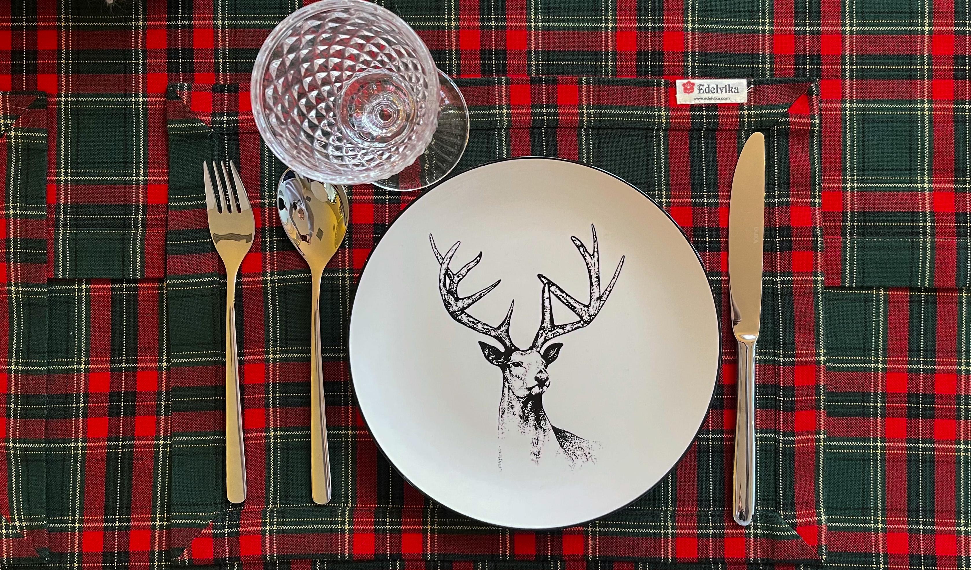 Серветка новорічна під тарілку Едельвіка в клітинку 0,4х0,3 м 2 шт. (334-21/00)