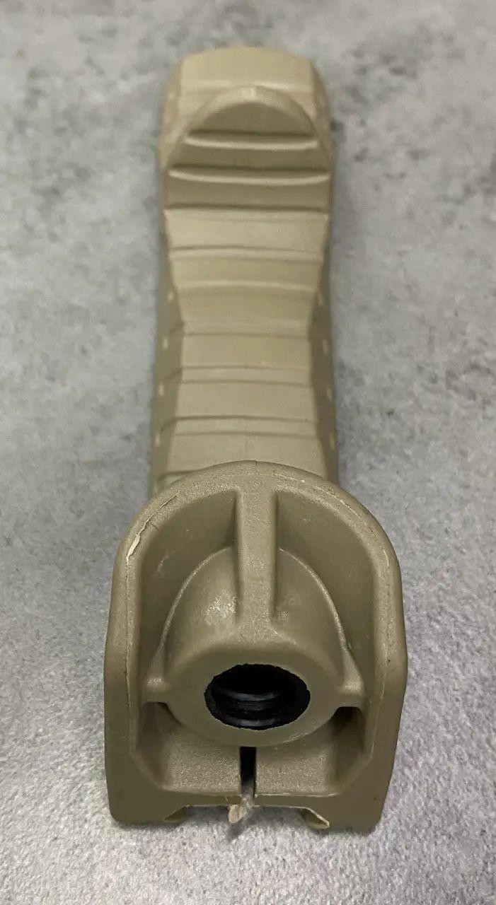 Рукоятка переноса огня DLG Tactical DLG-159 на Picatinny упор на цевье Койот (241857) - фото 5 Рукоятка переноса огня DLG Tactical DLG-159 на Picatinny упор на цевье Койот (241857) - фото 5