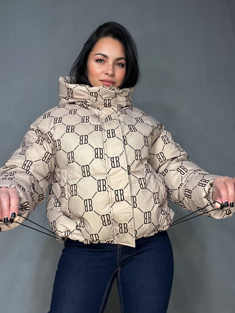 Куртка женская оверсайз демисезонная HAIZIYUAN 192 с капюшоном с узором L Капучино (3258) - фото 5 Куртка женская оверсайз демисезонная HAIZIYUAN 192 с капюшоном с узором L Капучино (3258) - фото 5