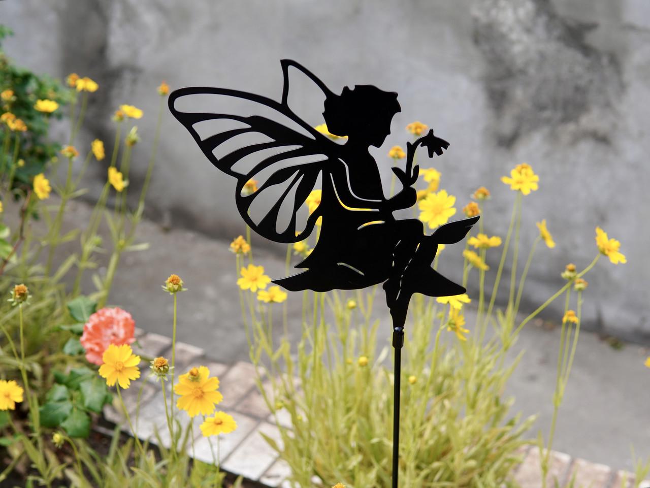 Садовая фигура Эльф с цветком металлическая для сада/подворья/клумбы (DCR063) - фото 2 Садовая фигура Эльф с цветком металлическая для сада/подворья/клумбы (DCR063) - фото 2