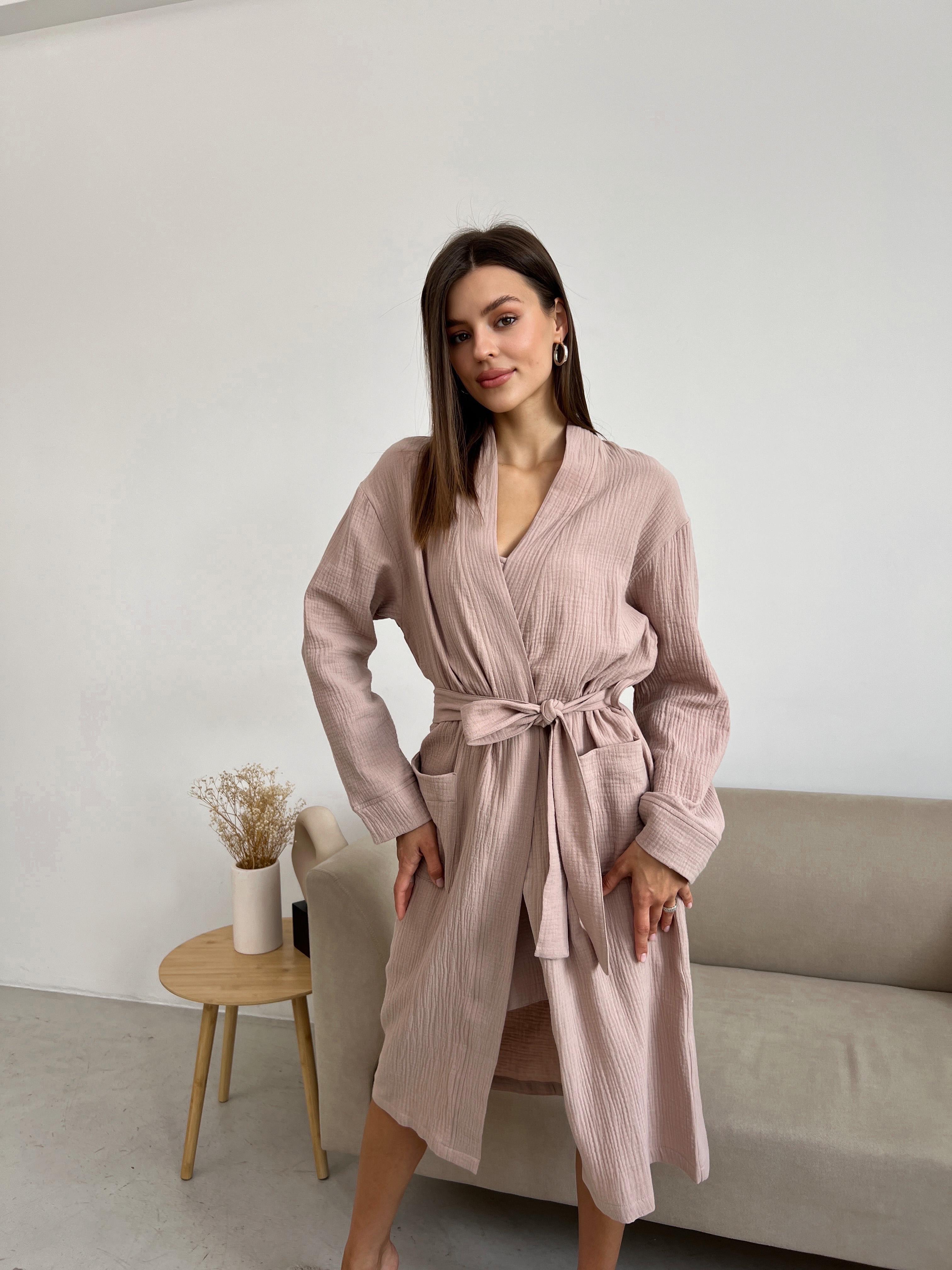 Женский подарочный комплект COSY муслин халат/рубашка M Латте (M18L+SH) - фото 5 Женский подарочный комплект COSY муслин халат/рубашка M Латте (M18L+SH) - фото 5