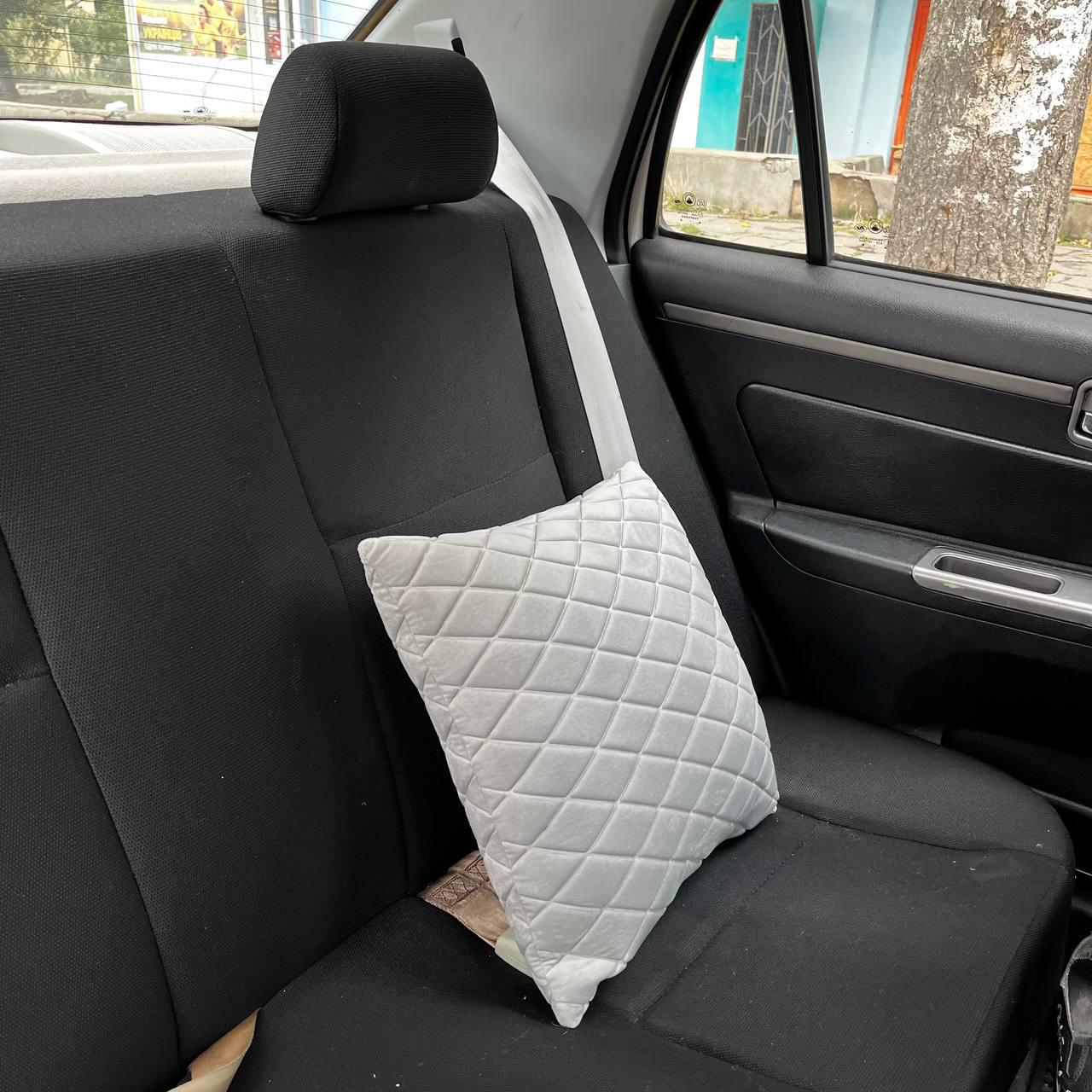 Подушка под голову в машину из алькантары 45х45 см Светло-серый (24167331) - фото 2