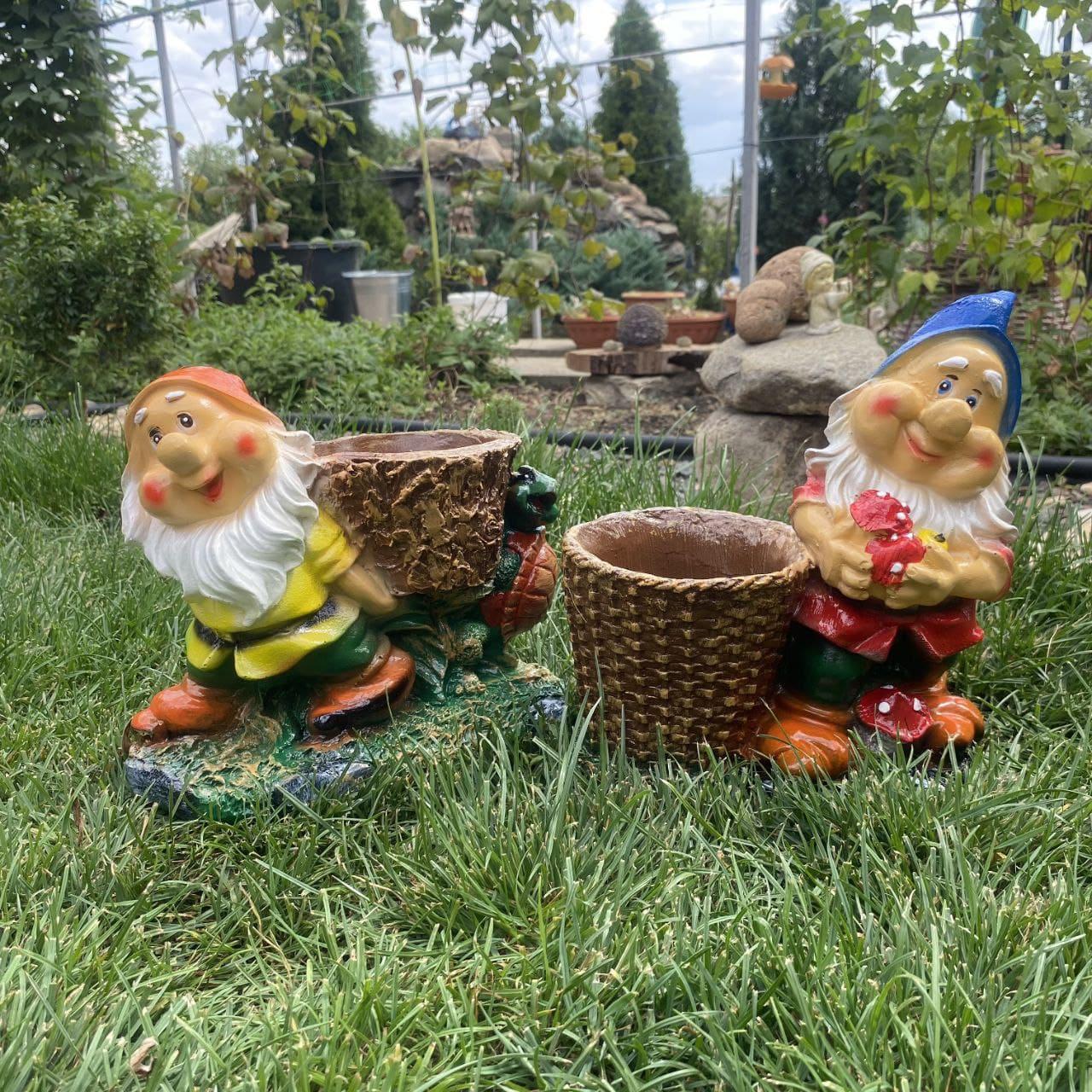 Комплект садових фігур-кашпо Гном з черепашкою 24×13×20 см та Гном з кошиком 23×21×11 см (4424)