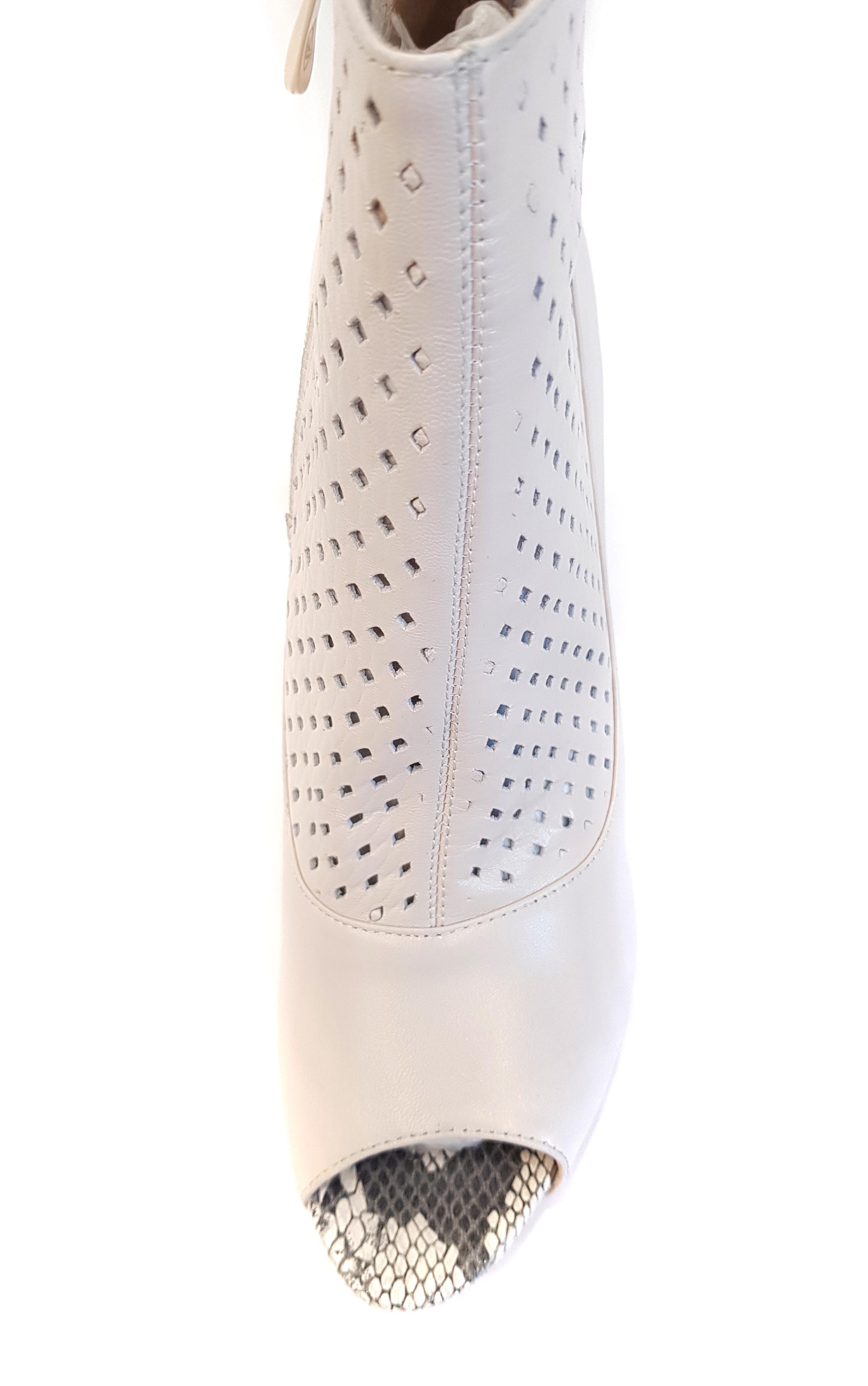 Ботильйони жіночі It-Girl A835 з натуральної шкіри р. 40 Бежевий (267-40) - фото 4 Ботильйони жіночі It-Girl A835 з натуральної шкіри р. 40 Бежевий (267-40) - фото 4