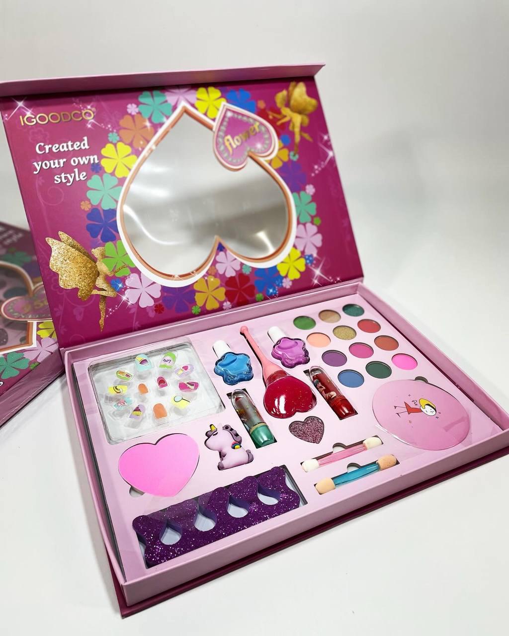 Набор детской косметики тени/блеск для губ/лаки/помада/ногти/кисти/зеркальце (LK 2881) Набор детской косметики тени/блеск для губ/лаки/помада/ногти/кисти/зеркальце (LK 2881)