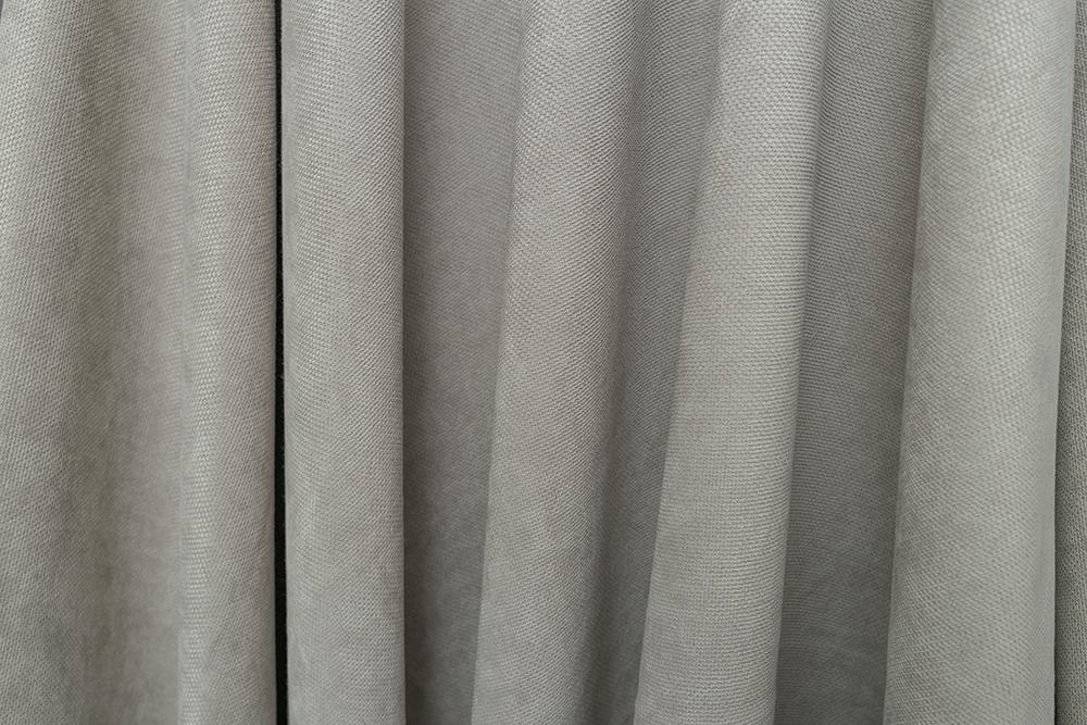 Комплект штор Микровельвет 1,5x2,85 м 2 шт. №40 Светло-серый (BB73C-01) - фото 2 Комплект штор Микровельвет 1,5x2,85 м 2 шт. №40 Светло-серый (BB73C-01) - фото 2