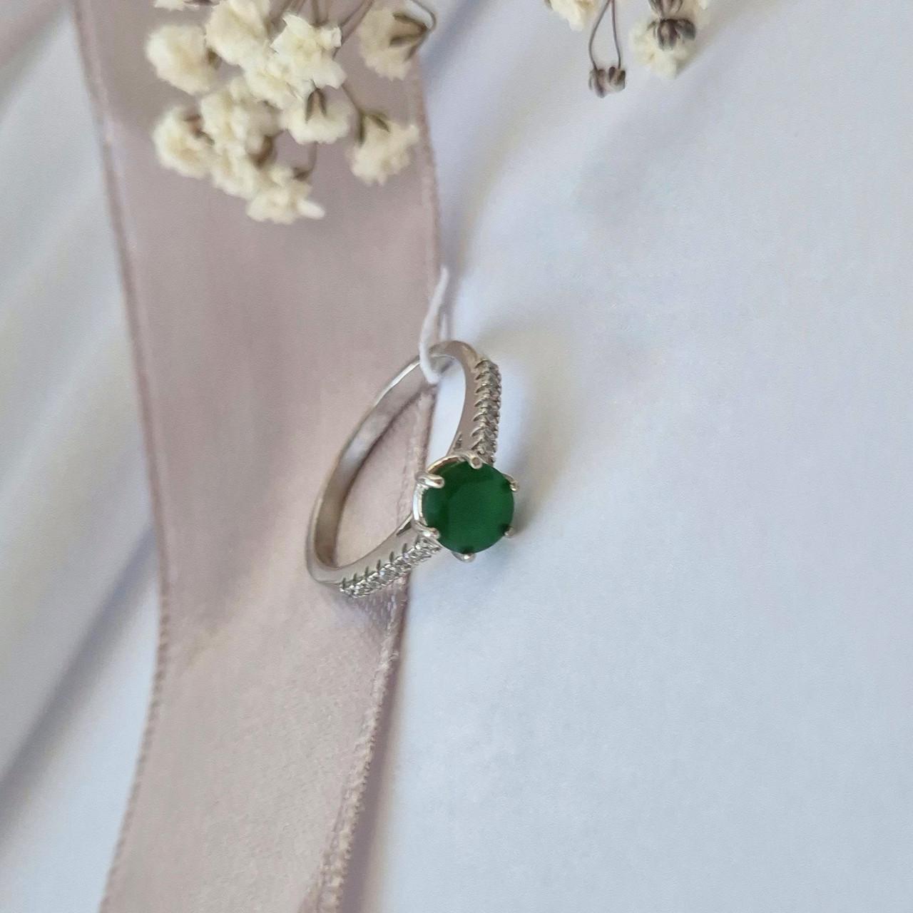 Кольцо с зеленым камнем р. 17 925 пробы 2,18 г (81112з)