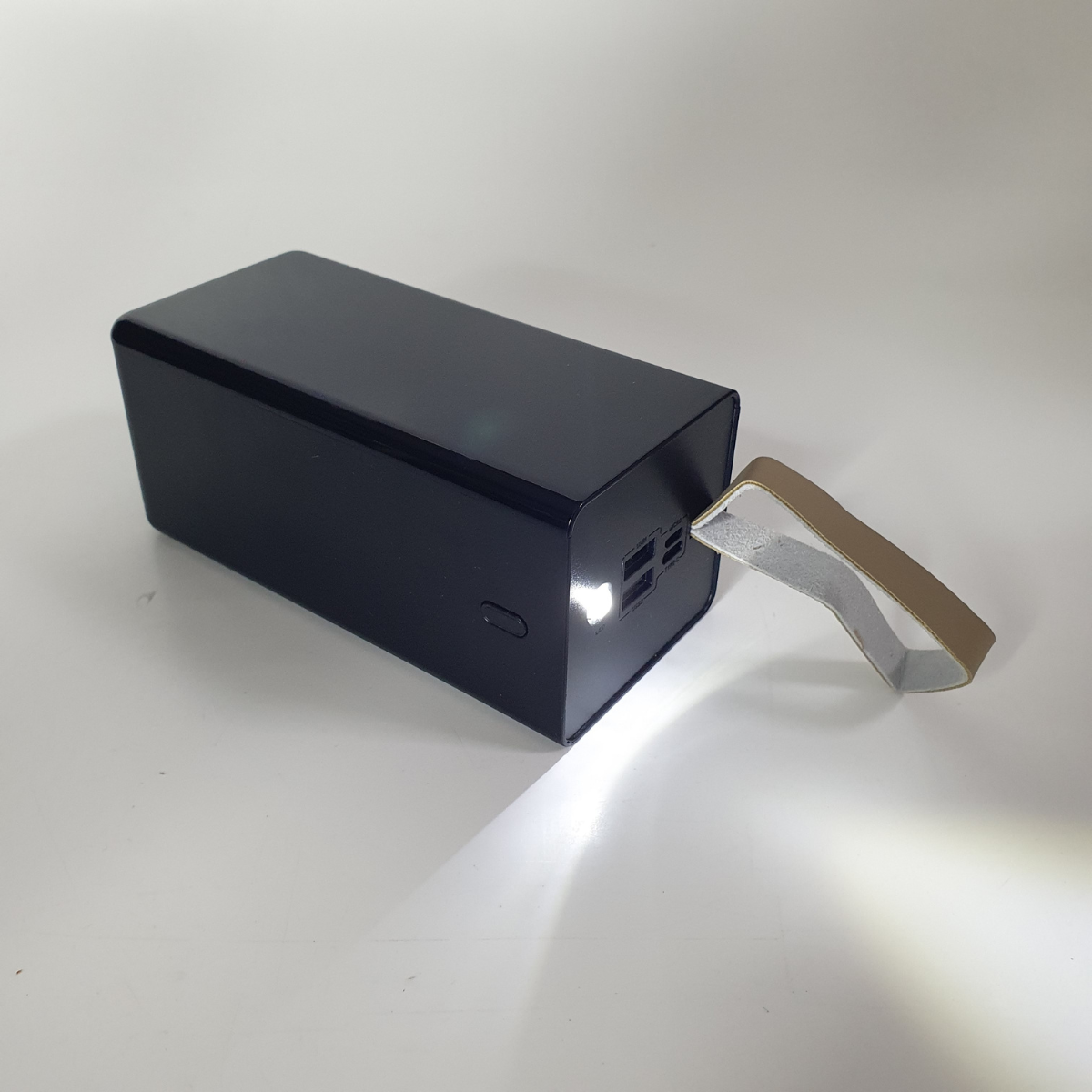 Батарея наружная аккумуляторная 2xUSB с фонариком 50000 mAh (YM-420S-Black)